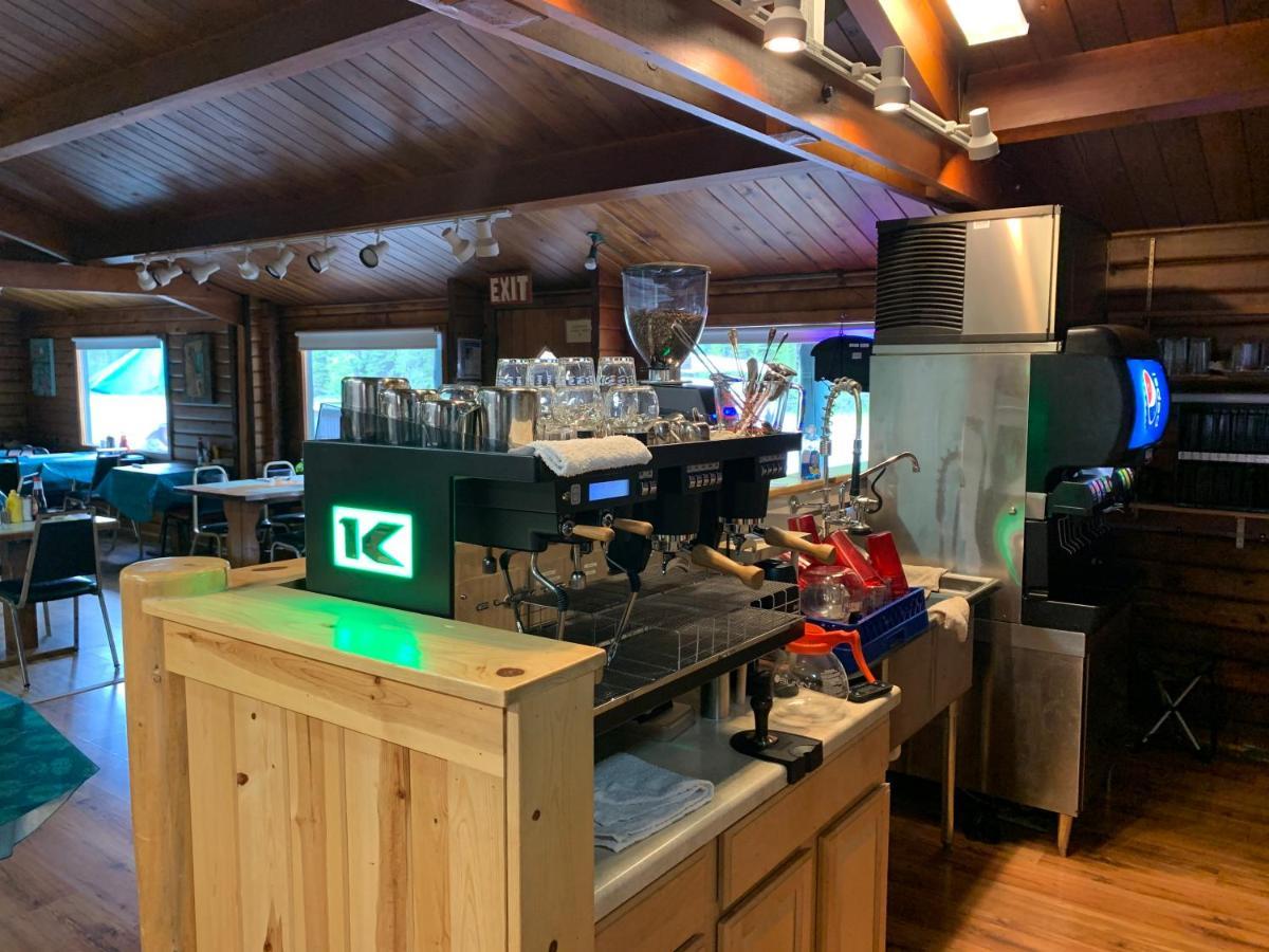Glacier Haven Inn Пиннакл Экстерьер фото